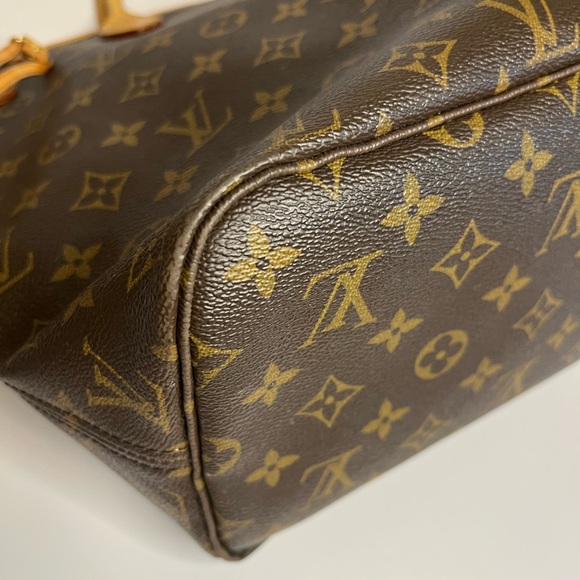 Louis Vuitton Neverfull MM Monogram - Picture 8 of 16